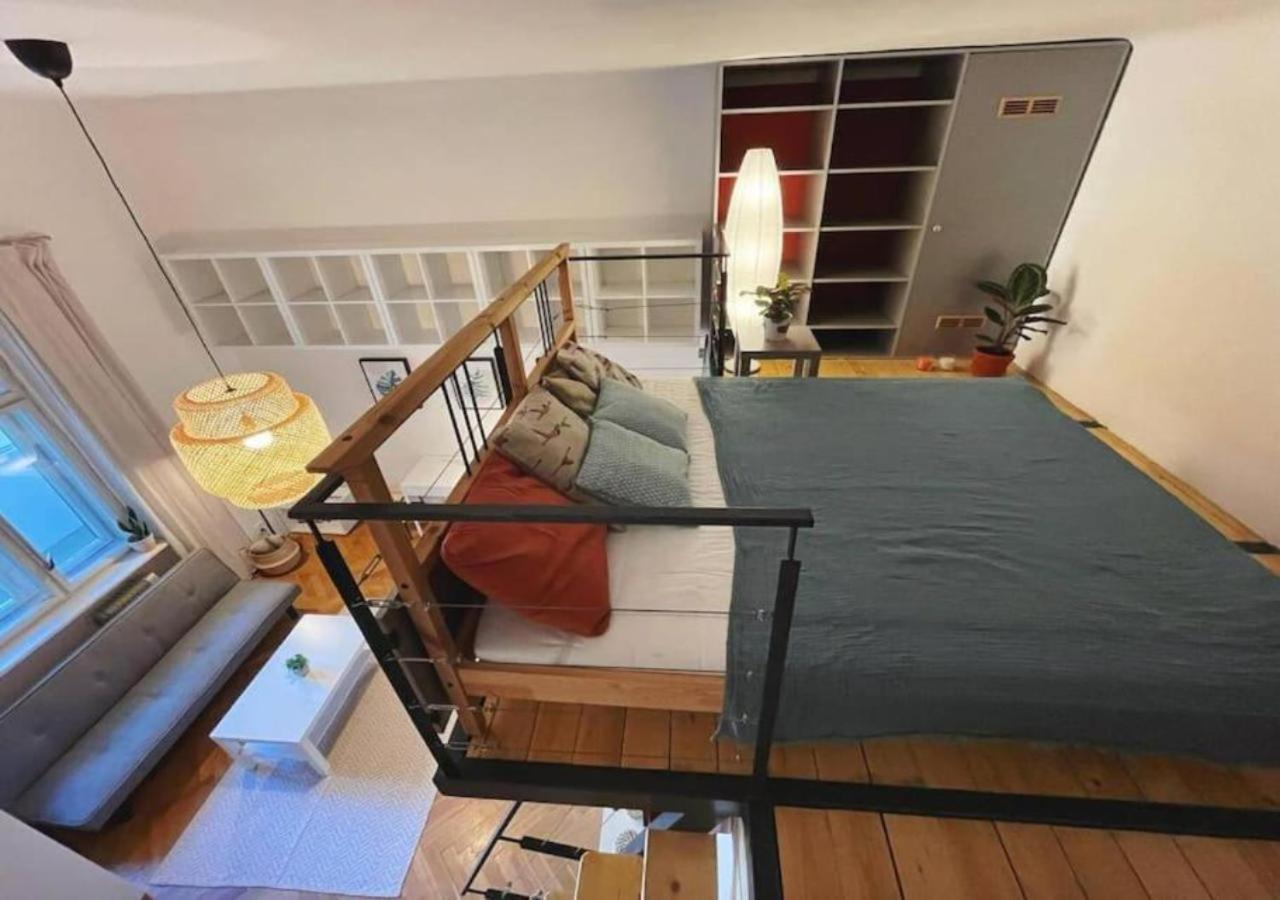 Netradicny Apartman V Centre Братислава Екстериор снимка